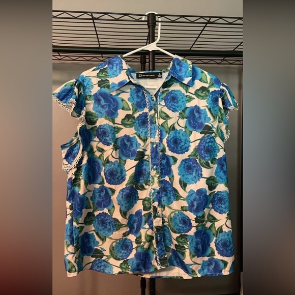 21 New York & Company Blue Floral Blouse - Picture 1 of 1